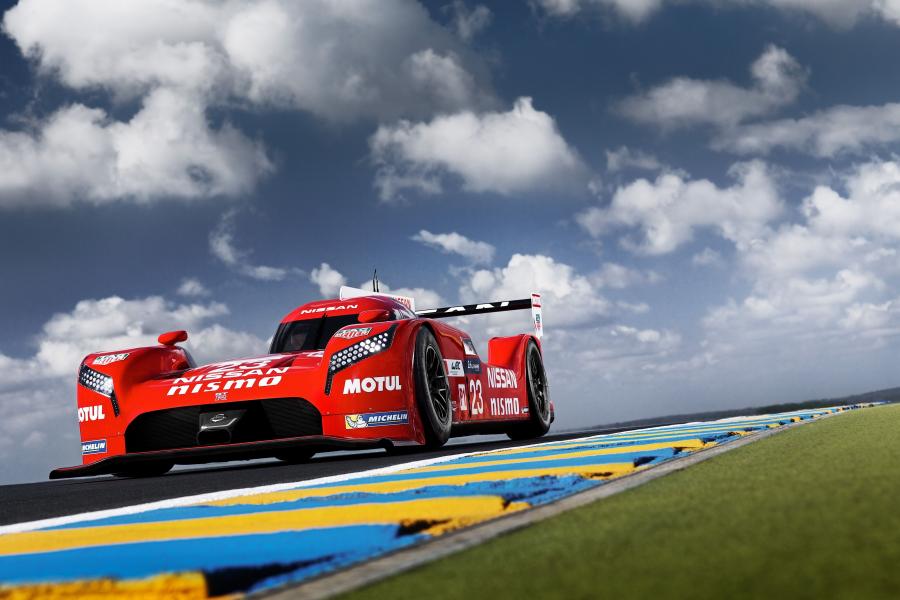  Nissan GT-R LM Nismo 2015 года  (фото 29 из 31)